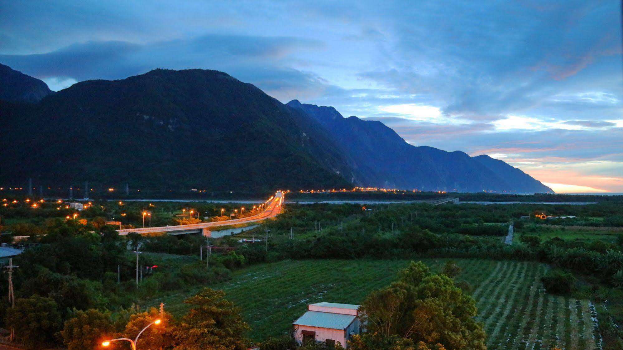 Taroko Liiko Hotels Xincheng Township Exteriör bild